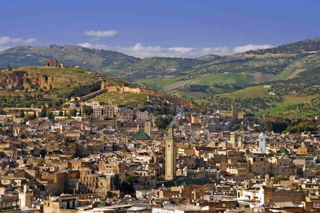 Panoramisch zicht op de oude Medina van Fes